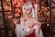 蜜汁猫裘cos，可爱甜美的“巫女”太太